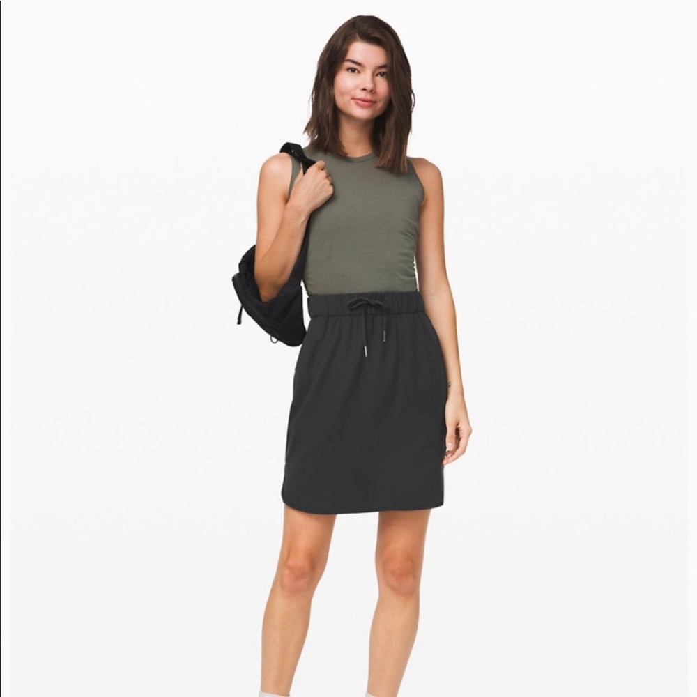 Lululemon Athletica Black Knee-Length Skirt for Work